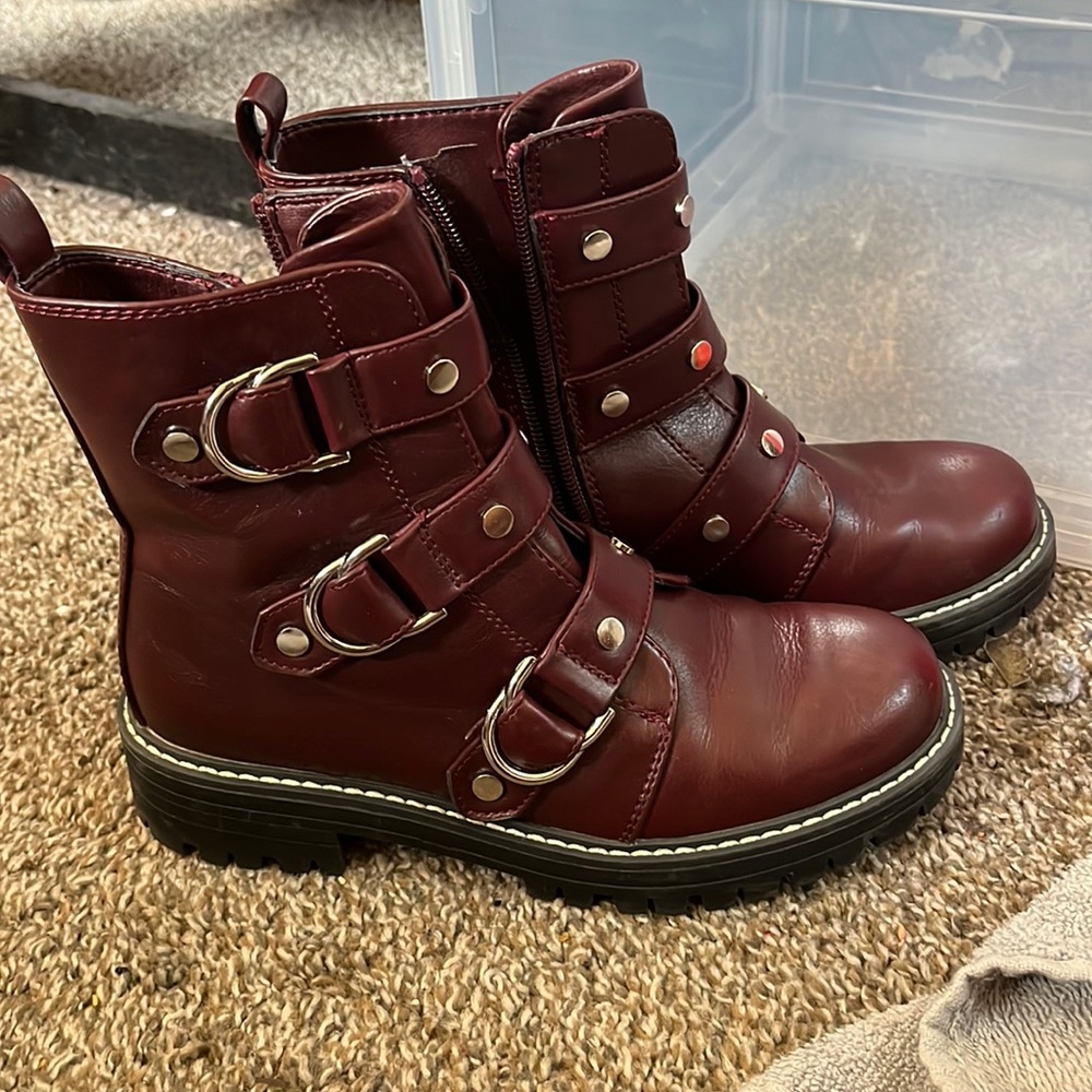 SO Chiclid Burgundy Combat Boots